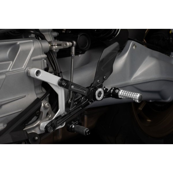 GILLES TOOLING MUE2 Rearset Moto Guzzi V100 1050 22-24