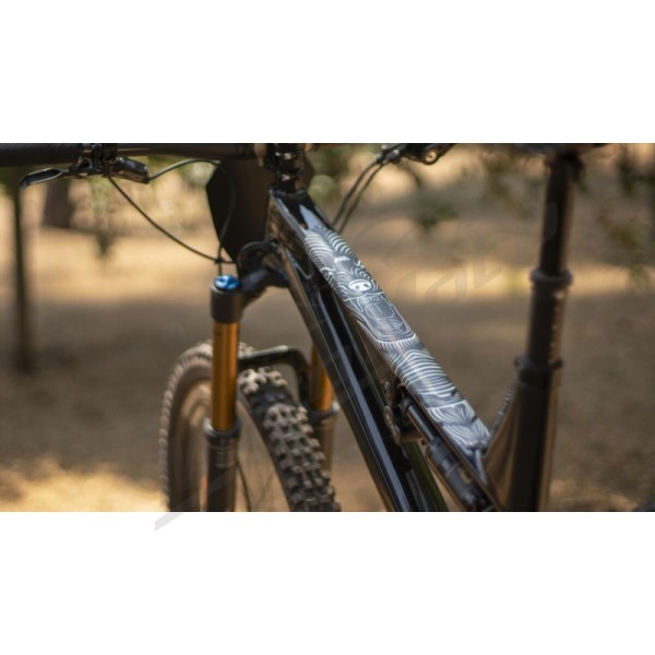 ALL MOUNTAIN STYLE Frame Guard Extra Protection Wolf