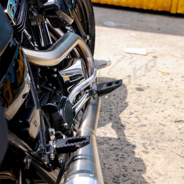 THRASHIN SUPPLY CO. P-54 kojos kojelės Harley Davidson / Livewire 1750-1923cc 18-25