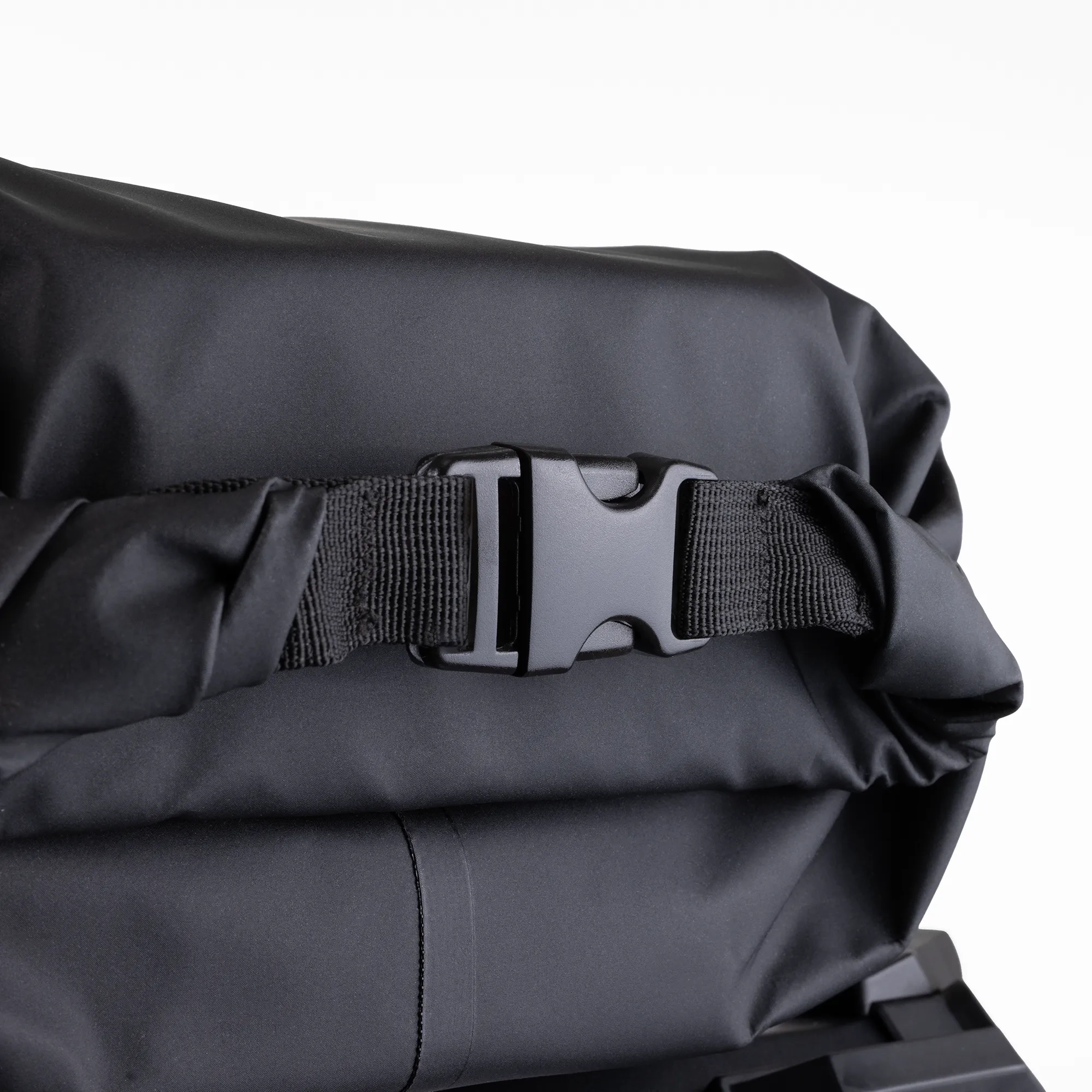 Oxford Roamer 30L Roll Bag-Black