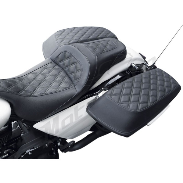 SADDLEMEN Lattice Stitch Šoninių daiktadėžių uždangalai / apsaugos Harley Davidson FLH / FLHR / FLHTK / FLHX / FLTRX 1690-1977 14-23