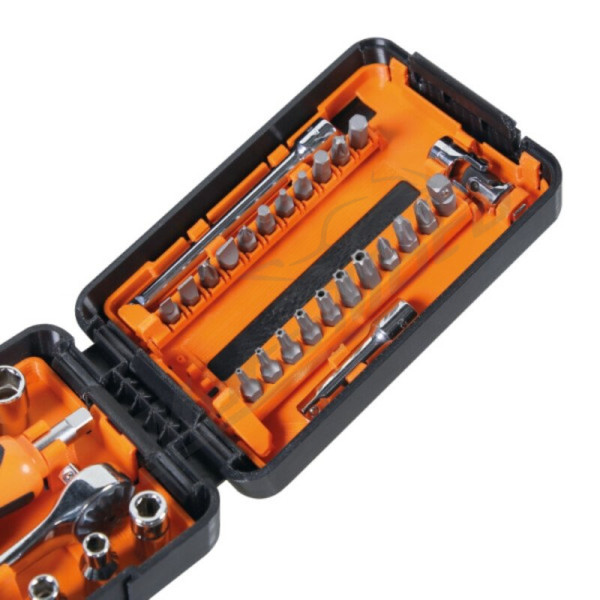 BETA Assortment of 11 Gear Lock Sockets / 21 bits / 7 accessories