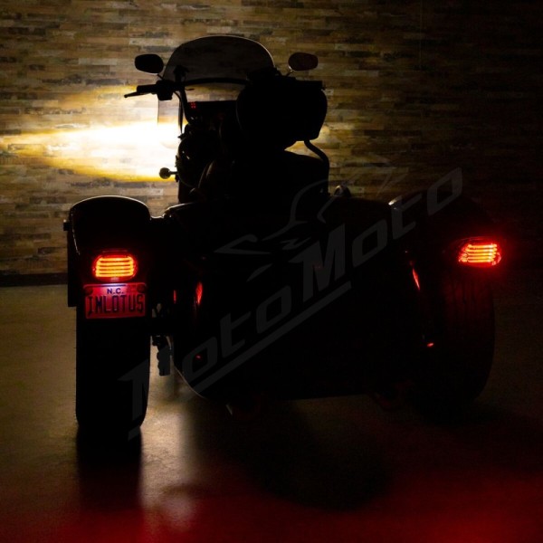 CUSTOM DYNAMICS ProBEAM® Squareback LED Taillight Kit Harley Davidson FLD / FLDE 883-1977cc 88-24