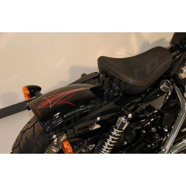 CULT WERK Galinis sparnas juodas Bobber Harley Davidson RH / XL 883-1250cc 2004-2024
