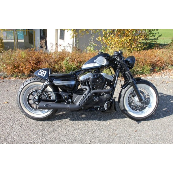 CULT WERK Galinis sparnas juodas Cafe su sėdyne Harley Davidson XL 883-1200cc 2004-2022