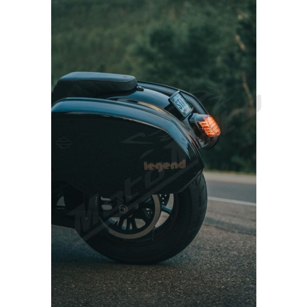 CUSTOM DYNAMICS ProBEAM® Low-Profile LED Taillight Kit Harley Davidson FLD / FLDE 883-1977cc 96-24