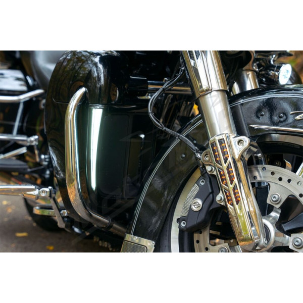 CIRO Fang® Lower Fairing Lights HARLEY DAVIDSON FLHT / FLHTCU / FLHTCUTG / FLHTK / FLHTKSE / FLHX 1690-1923 14-24