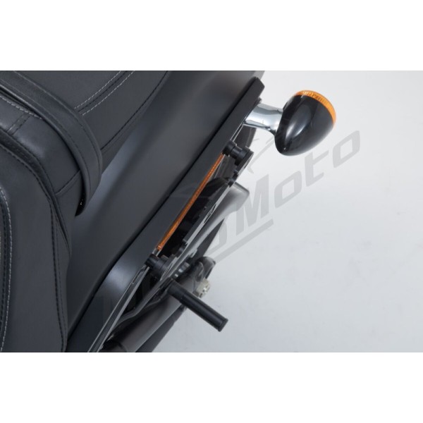 SW-MOTECH SLH šoninės daiktadėžės laikiklis Kairys Harley Davidson FXFB / FXFBS 1750-1868 18-23