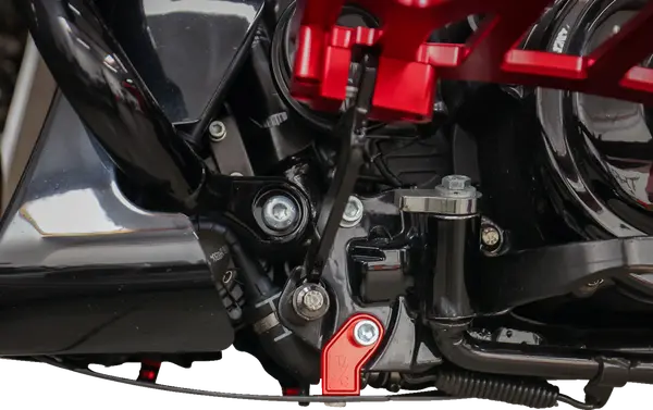 THRASHIN SUPPLY CO. Skid Plate Red Harley Davidson FLHX / FLTRX 1923cc 24-25