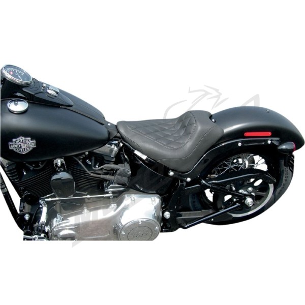 MUSTANG Wide Tripper™ Solo Seat Harley-Davidson FLS / FLSS / FXS 1584–1800 (2011–2017)
