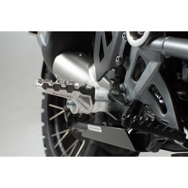 SW-MOTECH Evolution Footrest Yamaha MT-09 21-22