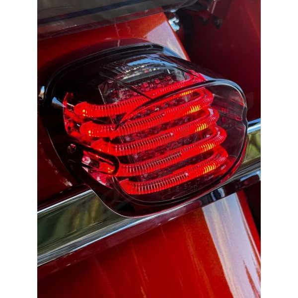 CUSTOM DYNAMICS ProBEAM® Squareback LED Taillight Kit Harley Davidson FLD / FLDE 883-1977cc 88-24