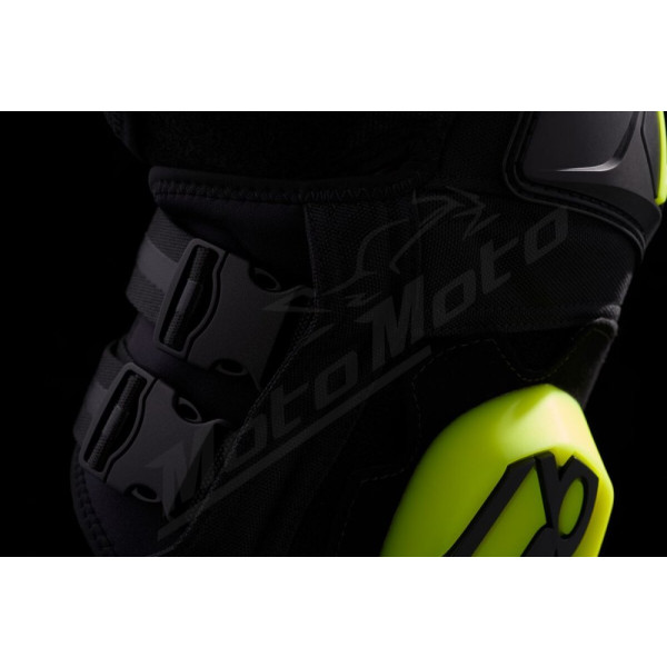 ICON Cloverleaf 2 Knee Pads