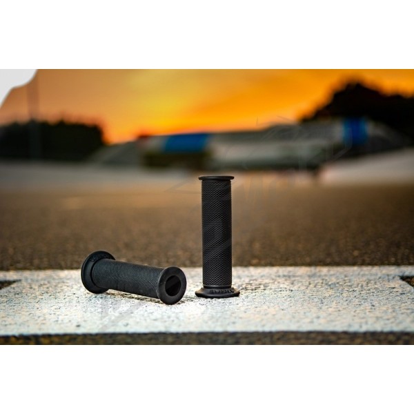 V PARTS Racing Grips Full Diamond 22mm 2pc.