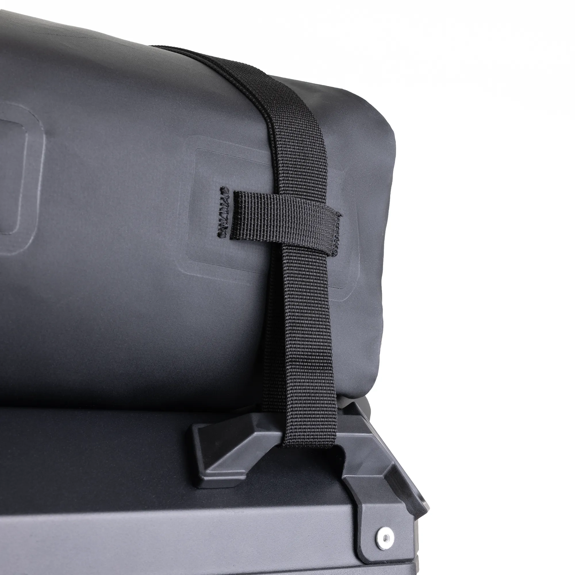 Oxford Roamer 30L Roll Bag-Black