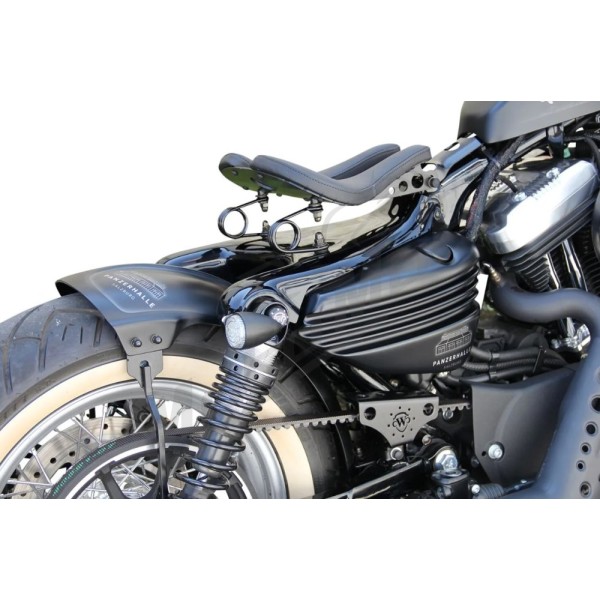 CULT WERK Šoninės apdailos juodos Bobber Harley Davidson XL 883-1200cc 2004-2013 2vnt