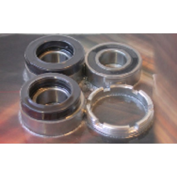 PIVOT WORKS Rear Wheel Bearings And Seals Kit Honda CR 125-500cc 90-99