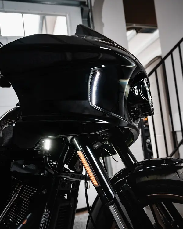 CUSTOM DYNAMICS Priekiniai posūkiai Harley Davidson FXLRST 1923cc 22-26