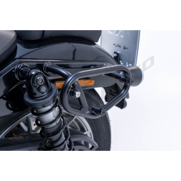 SW-MOTECH SLC Right Side Carrier Harley Davidson RH 975 22-25