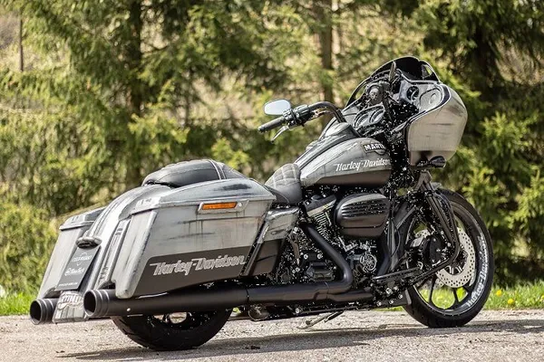 CULT WERK Šoninė apdaila Harley Davidson FLHR / FLHRC / FLHRSE / FLHRXS 1584-1923cc 09-25