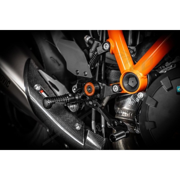 GILLES TOOLING MUE2 Vairuotojo pakojų sistema KTM Super Duke 1290R 20-23
