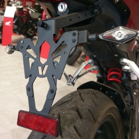 V PARTS valstybinio numerio laikiklis juodas Honda CB 125-300cc 18-22