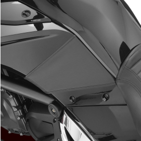 SHOW CHROME Gas Tank Mini Bra Can Am Spyder 1330 15-22