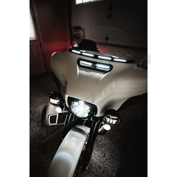 CUSTOM DYNAMICS Genesis® 4 All-In-One Dynamic LED Batwing Fairing Vent Insert Harley Davidson FLH / FLHT / FLHTCU 1690-1923cc 14-24