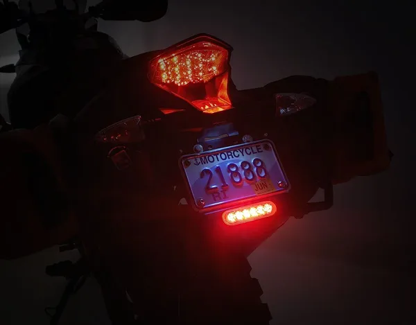 DENALI B6 LED Numerio apšvietimo komplektas BMW / Ducati / Honda / Kawasaki 300-1400cc 87-26