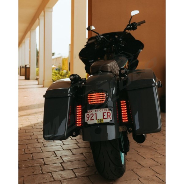 CUSTOM DYNAMICS ProBEAM® Low-Profile LED Taillight Kit Harley Davidson FLD / FLDE 883-1977cc 96-24