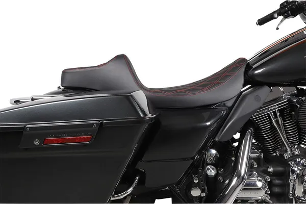 DRAG SPECIALTIES SEATS Extended Reach Predator III Seat Harley Davidson FLHR / FLHRC / FLHRCI / FLHRI 1340-1584cc 97-07