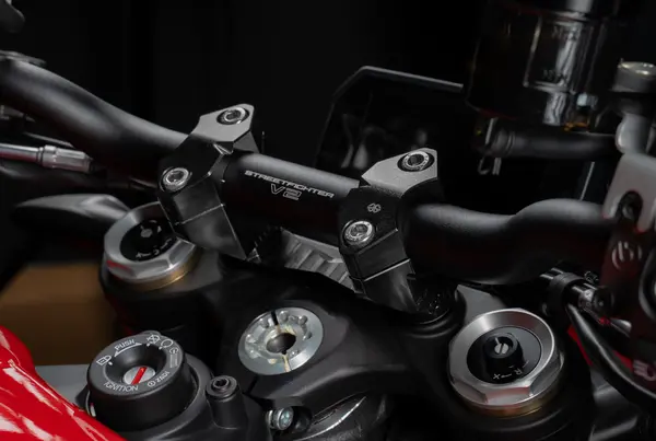 GILLES Handlebar Riser Ducati Monster / Streetfighter 890 25-26