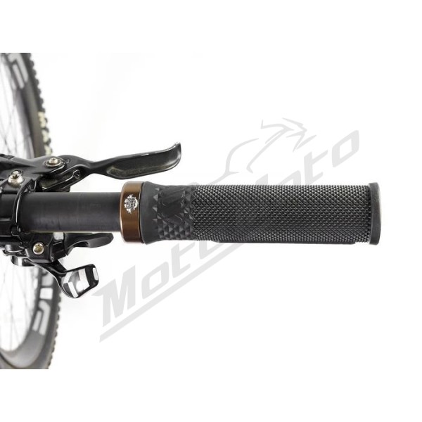 ALL MOUNTAIN STYLE Cero Grips Red Bull® Rampage