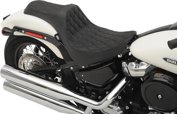 DRAG SPECIALTIES SEATS Predator III Seat Harley Davidson FLDE / FLHC / FLHCS / FLI / FLSL / FXBB / FXBBS 1750-1868cc 18-24