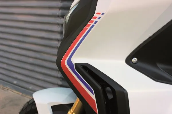 UNIRACING Grafikų komplektas HONDA X-ADV 750cc 17-20