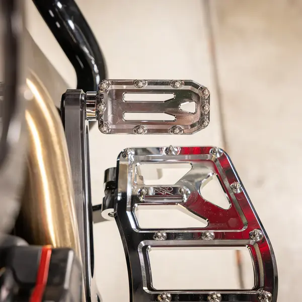 THRASHIN SUPPLY CO. Aggressor Brake Pedal Pad Chrome Harley-Davidson Electra / Road 1690-1868cc 14-20