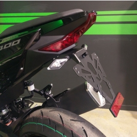 V PARTS Numerio ženklo laikiklis juodas Kawasaki Ninja 400 18-24