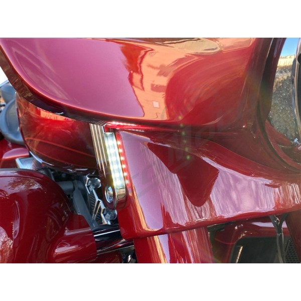 CUSTOM DYNAMICS ProBEAM® Dynamic Strips™ V2 Front Turn Signals Harley Davidson FLH / FLHR 1340-1977cc 96-24