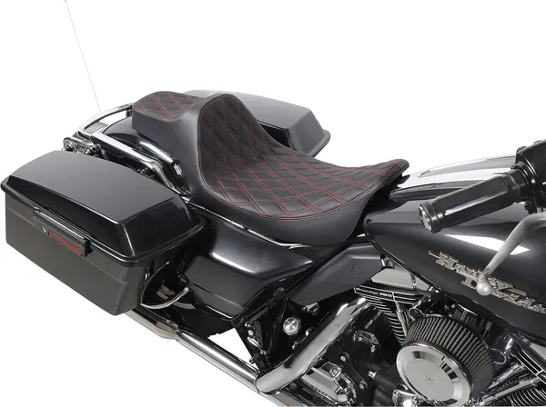 DRAG SPECIALTIES SEATS Extended Reach Predator III Seat Harley Davidson FLHR / FLHRC / FLHRCI / FLHRI 1340-1584cc 97-07