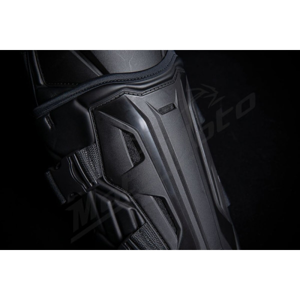 ICON Field Armor 3™ Knees