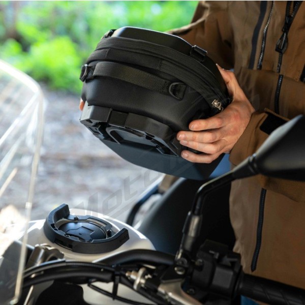 Fuel tank bag SHAD CLICK E09CL 9L (with lock + phone holder)