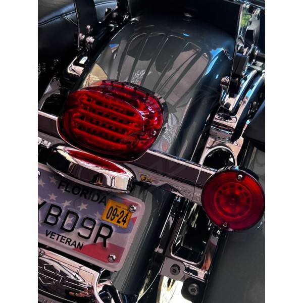 CUSTOM DYNAMICS ProBEAM® Squareback LED Taillight Kit Harley Davidson FLD / FLDE 883-1977cc 88-24