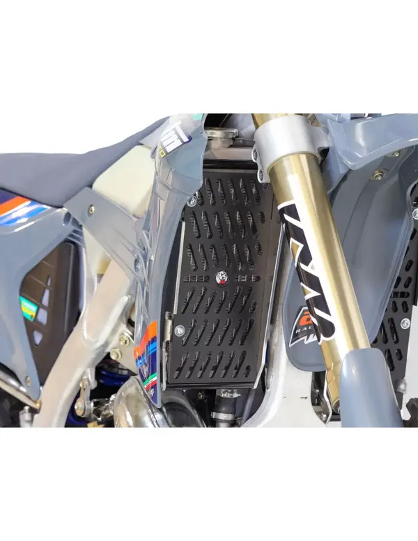 AXP RACING Radiatoriaus apsaugos TM Racing EN 250-300 25-26