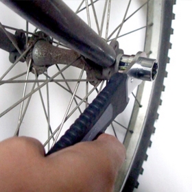 SUPER B daugiafunkcinis pedalų veržliaraktis