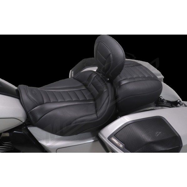 MUSTANG Deluxe Touring Solo Seat Harley-Davidson FLHX / FLHXS / FLHXSE / FLTRK / FLTRX / FLTRXS / FLTRXSE / FLTRXST / FLTRXSTSE 1750–1977 cc 2023–2025