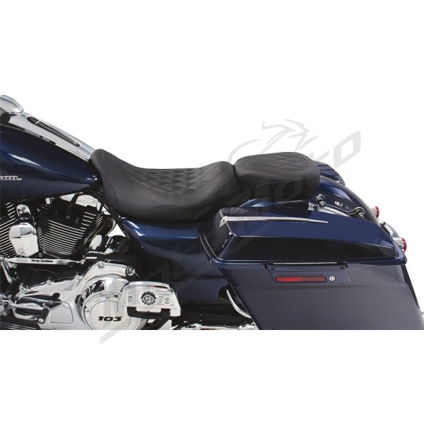 MUSTANG Wide Tripper™ Solo Seat Harley-Davidson FLH / FLHR / FLHRC / FLHT / FLHX / FLTR 1584–1923 cc 2008–2025