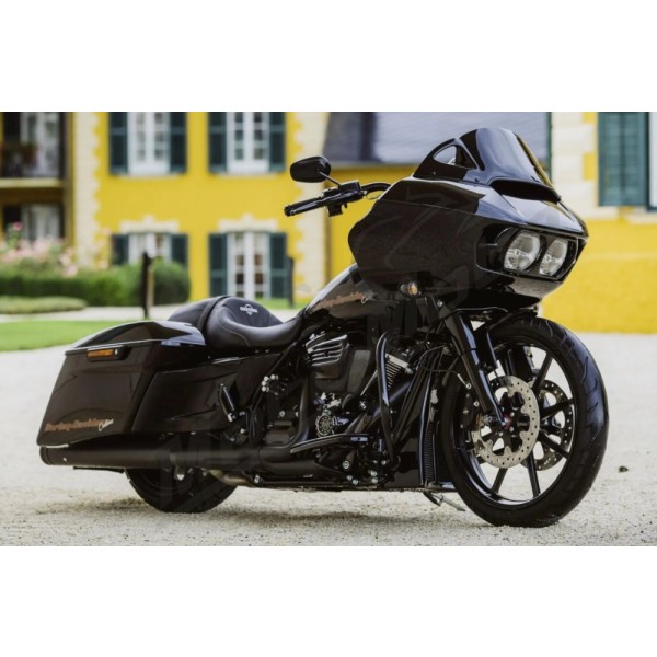 CULT WERK Šoninis skydelis Custom juodas Harley Davidson 1584-1923cc 2009-2025