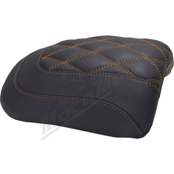 MUSTANG Paminkštintas keleivio sėdynės gaubtas Harley Davidson FLHX / FLHXSE / FLTRX / FLTRXSE 1923-1977 23-26