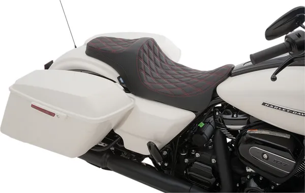 DRAG SPECIALTIES SEATS Predator III Seat Harley Davidson FLHR / FLHRC / FLHRSE / FLHRXS 1584-1923cc 08-24