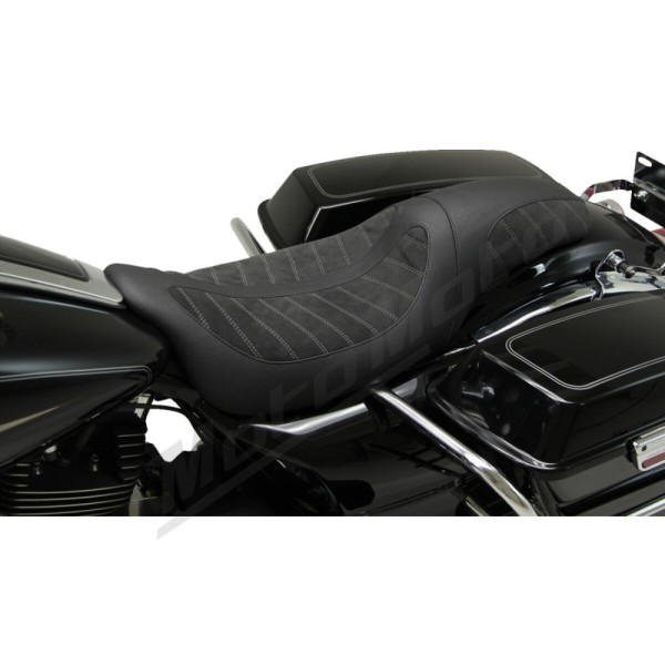 MUSTANG "Kodlin Signature Series" sėdynė Harley-Davidson FLHTK / FLHX / FLHXS / FLTR / FLTRU / FLTRX / FLTRXS 1584–1923 cc 2008–2025